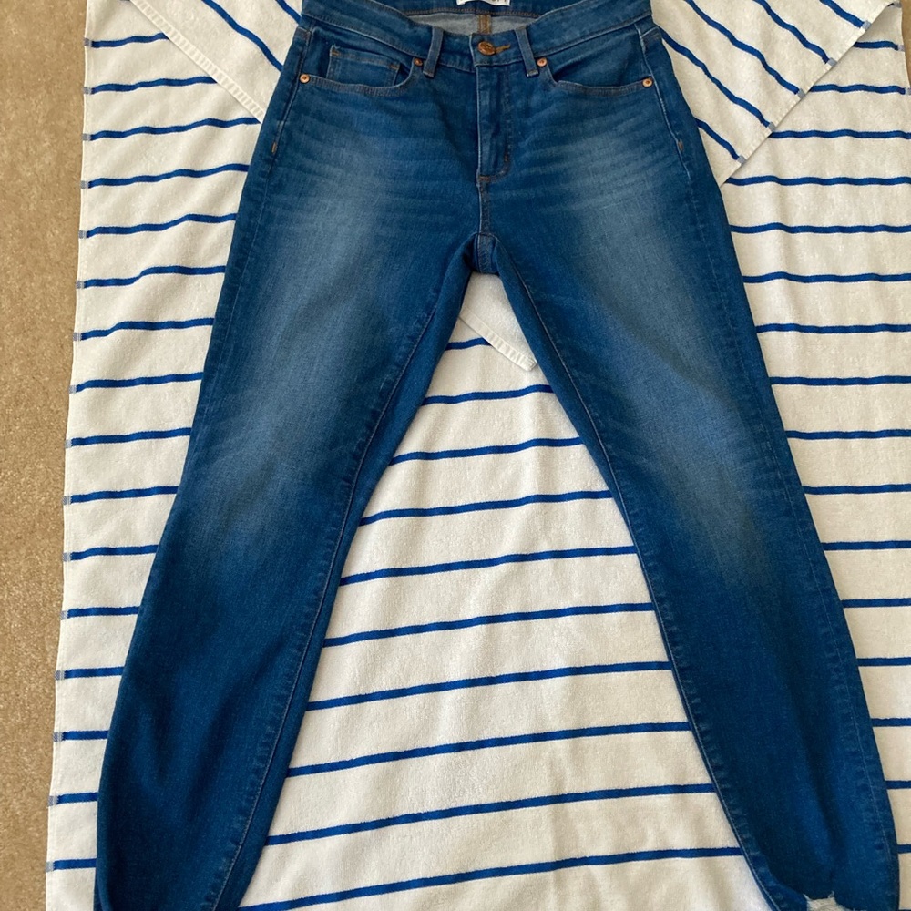 EUC Loft Curvy Skinny Crop Jeans (Size 26/2)